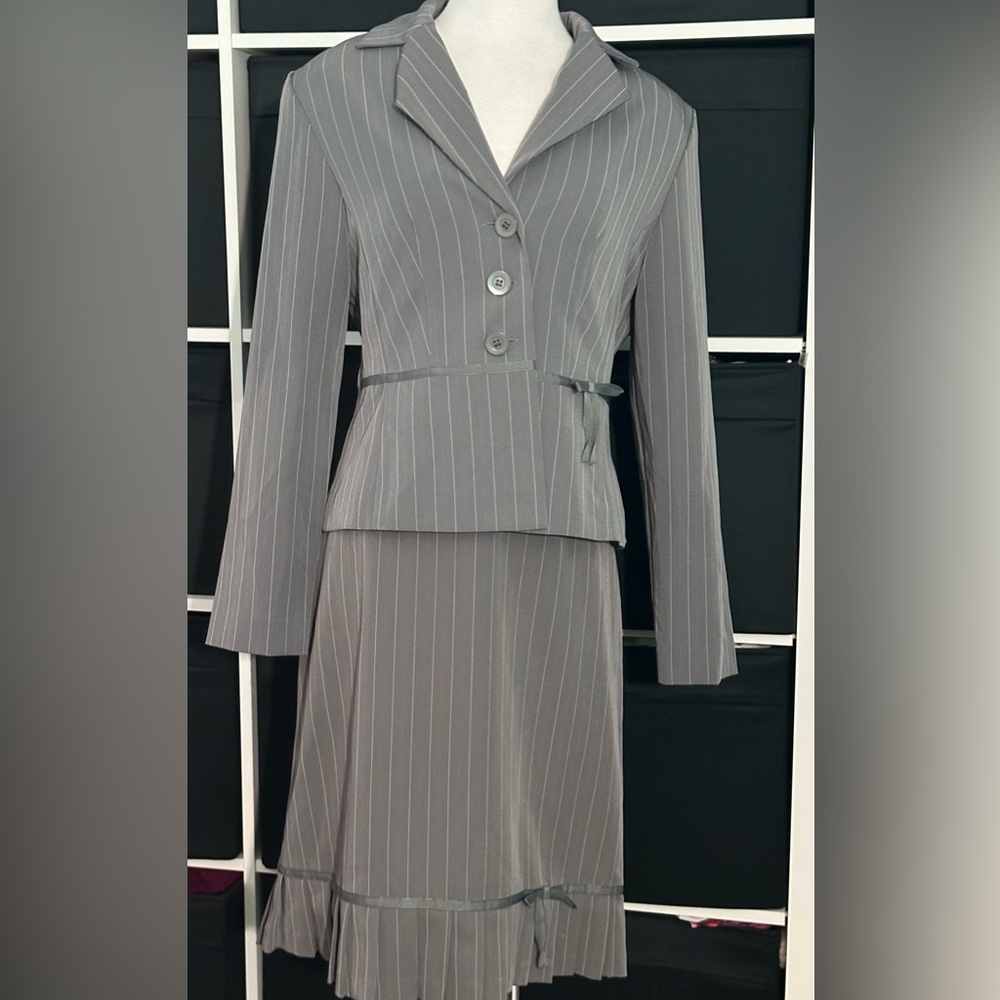 Periwinkle Women’s Suits Size 10 - Picture 2 of 10